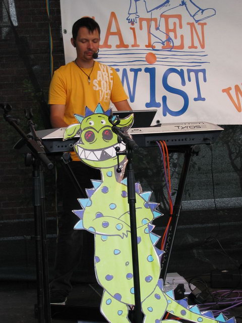 gal/2007/2007 Ruettenscheider Kinderfest/2007 Saitentwist Ruettenscheider Kinderfest 1.9. 267.jpg